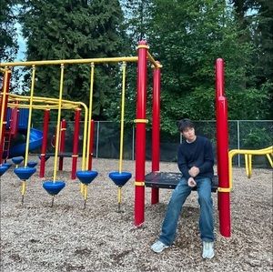 Meet your Posher, Amoz